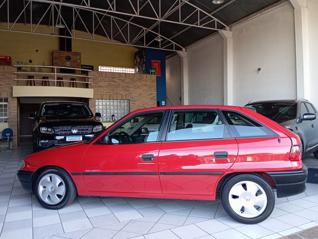 Imagem do veículo CHEVROLET ASTRA 2.0 MPFI GLS 8V GASOLINA 4P MANUAL