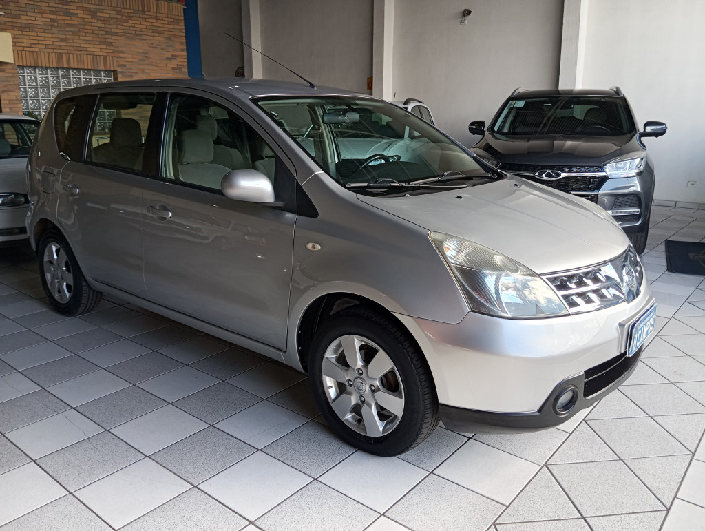 NISSAN LIVINA 1.8 SL 16V FLEX 4P AUTOMÁTICO
