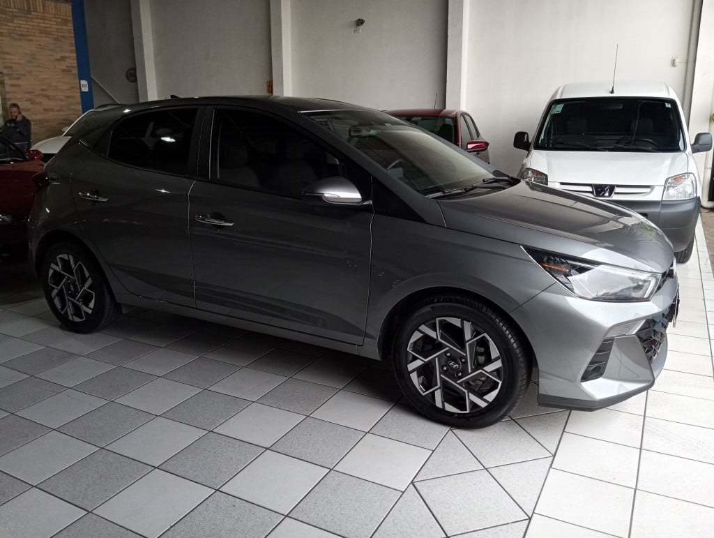 HYUNDAI - HB20