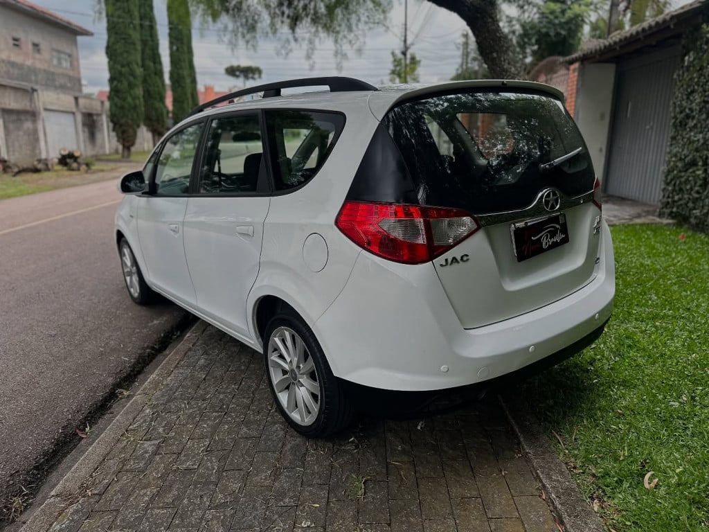 Imagem do veículo JAC J6 2.0 16V GASOLINA 7 LUGARES 4P MANUAL