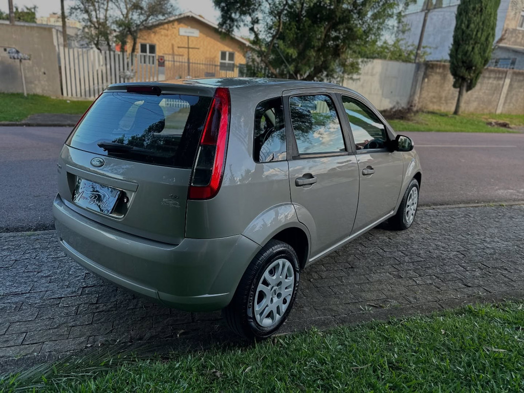 Imagem do veículo FORD FIESTA 1.6 MPI 8V GASOLINA 4P MANUAL