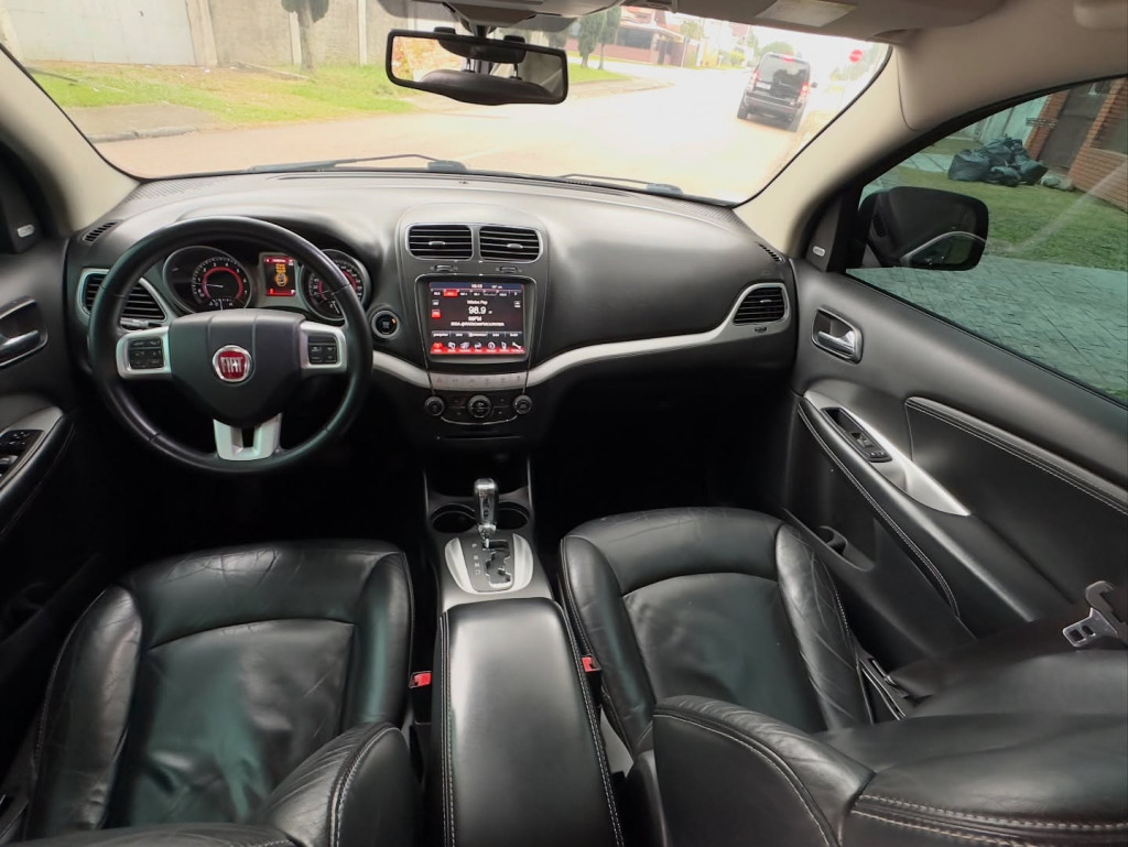 Imagem do veículo FIAT FREEMONT 2.4 PRECISION 16V GASOLINA 4P AUTOMÁTICO