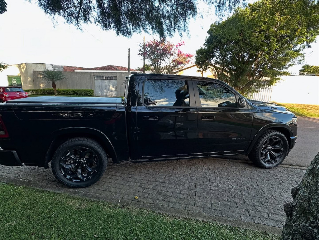 Imagem do veículo RAM 1500 5.7 V8 GASOLINA LIMITED NIGHT EDITION CD 4X4 AUTOMÁTICO
