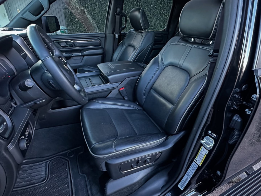 Imagem do veículo RAM 1500 5.7 V8 GASOLINA LIMITED NIGHT EDITION CD 4X4 AUTOMÁTICO
