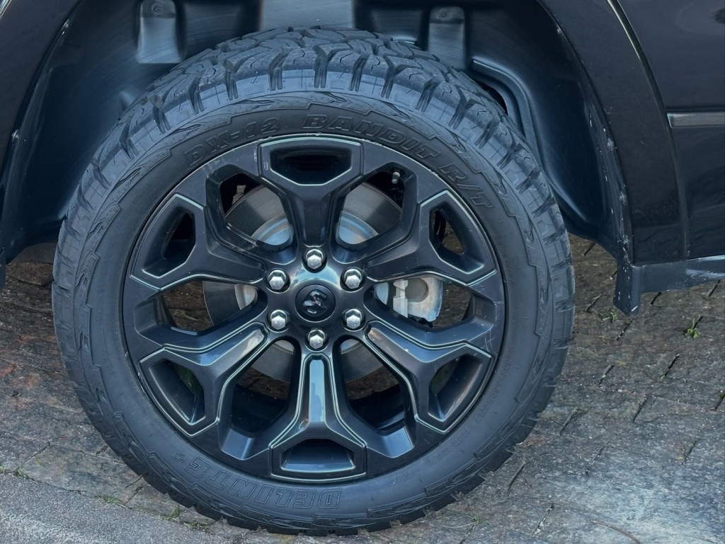 Imagem do veículo RAM 1500 5.7 V8 GASOLINA LIMITED NIGHT EDITION CD 4X4 AUTOMÁTICO