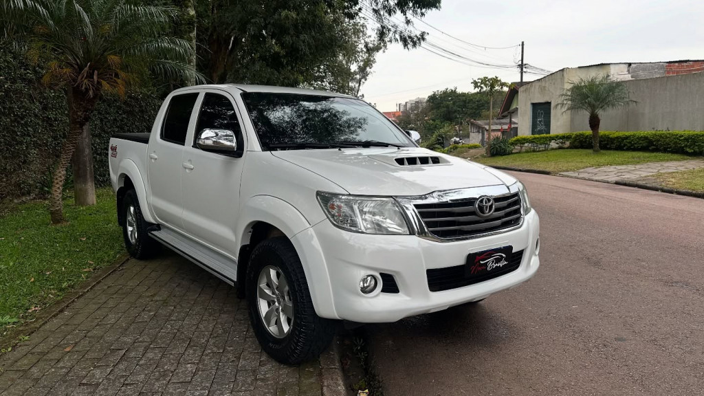 Imagem do veículo TOYOTA HILUX 3.0 SRV 4X4 CD 16V TURBO INTERCOOLER DIESEL 4P AUTOMÁTICO