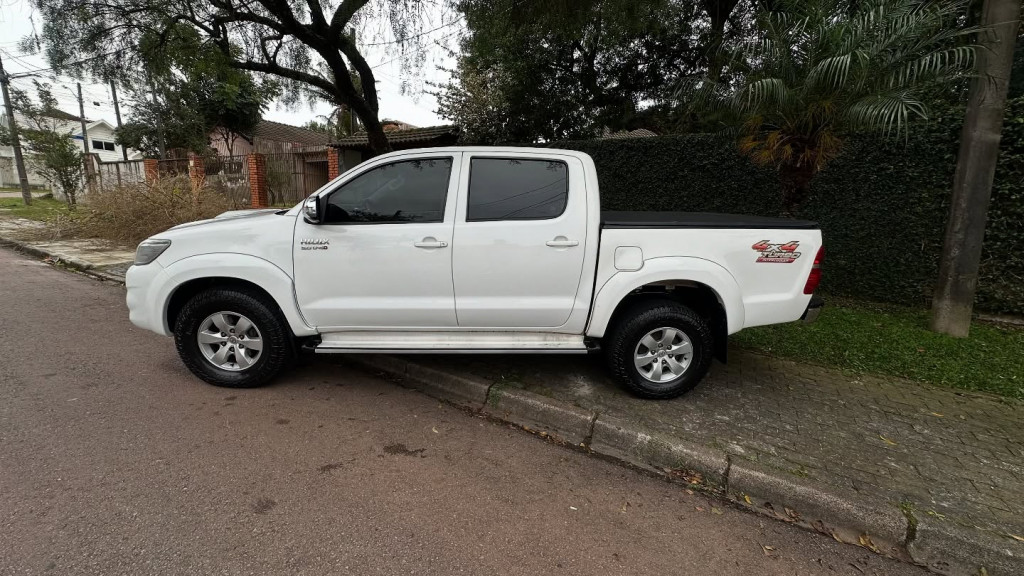 Imagem do veículo TOYOTA HILUX 3.0 SRV 4X4 CD 16V TURBO INTERCOOLER DIESEL 4P AUTOMÁTICO