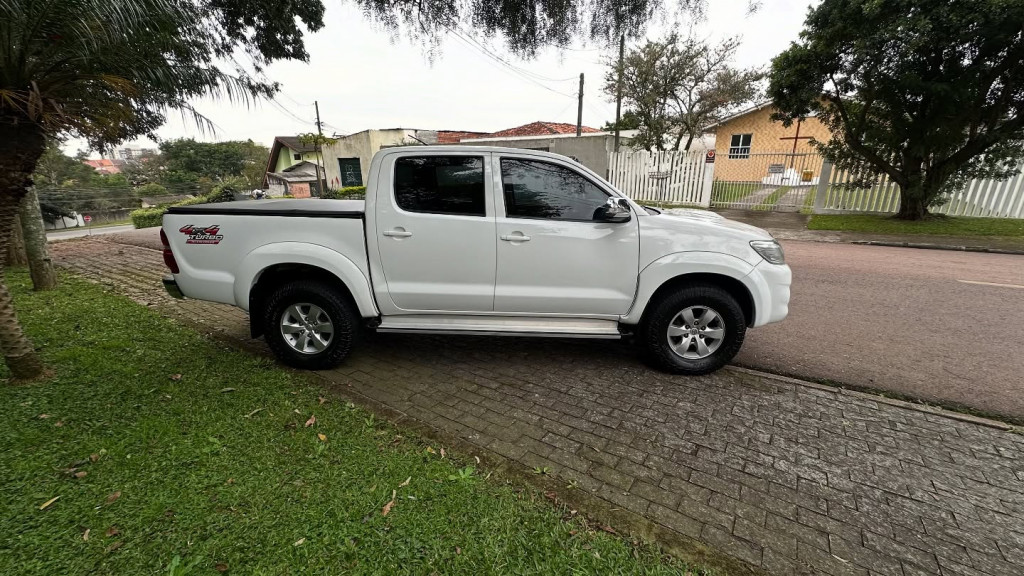 Imagem do veículo TOYOTA HILUX 3.0 SRV 4X4 CD 16V TURBO INTERCOOLER DIESEL 4P AUTOMÁTICO