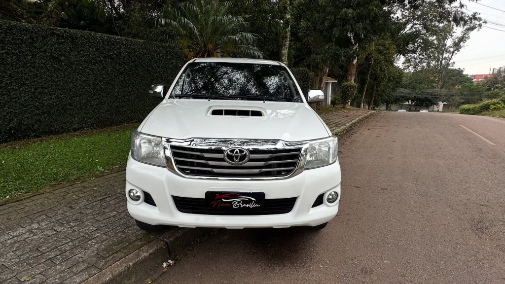 Imagem do veículo TOYOTA HILUX 3.0 SRV 4X4 CD 16V TURBO INTERCOOLER DIESEL 4P AUTOMÁTICO