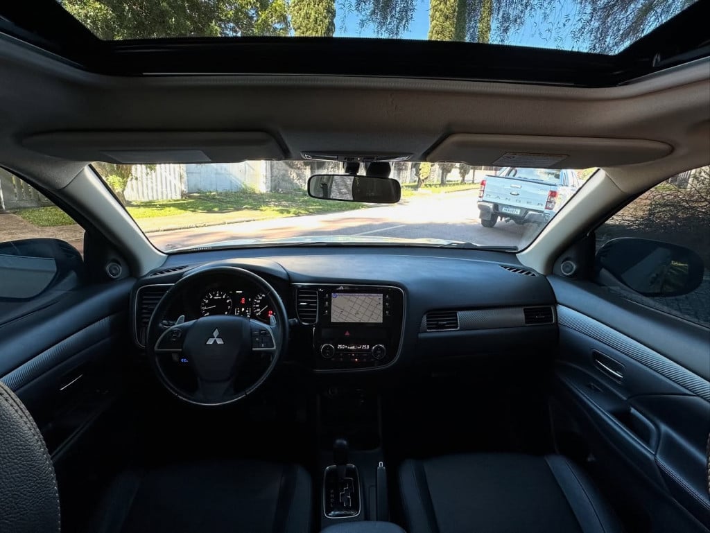 Imagem do veículo MITSUBISHI OUTLANDER 3.0 GT 4X4 V6 24V GASOLINA 4P AUTOMÁTICO