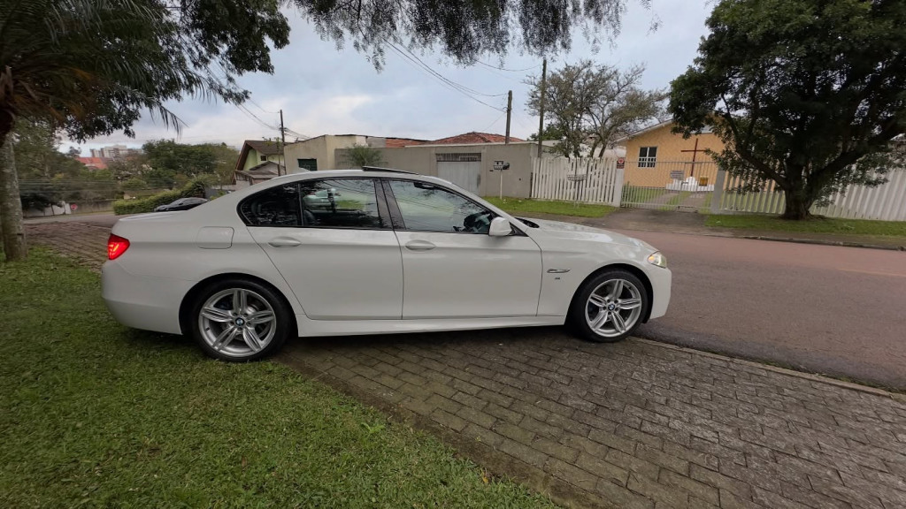 Imagem do veículo BMW 528i 2.8 SEDAN 24V GASOLINA 4P AUTOMÁTICO