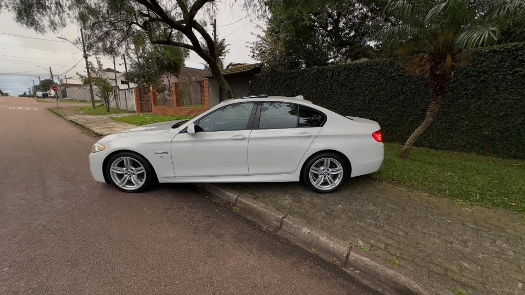 Imagem do veículo BMW 528i 2.8 SEDAN 24V GASOLINA 4P AUTOMÁTICO