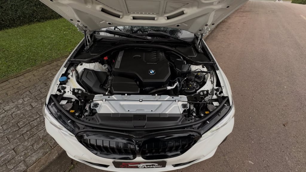 Imagem do veículo BMW 330i 2.0 16V TURBO GASOLINA SPORT AUTOMÁTICO