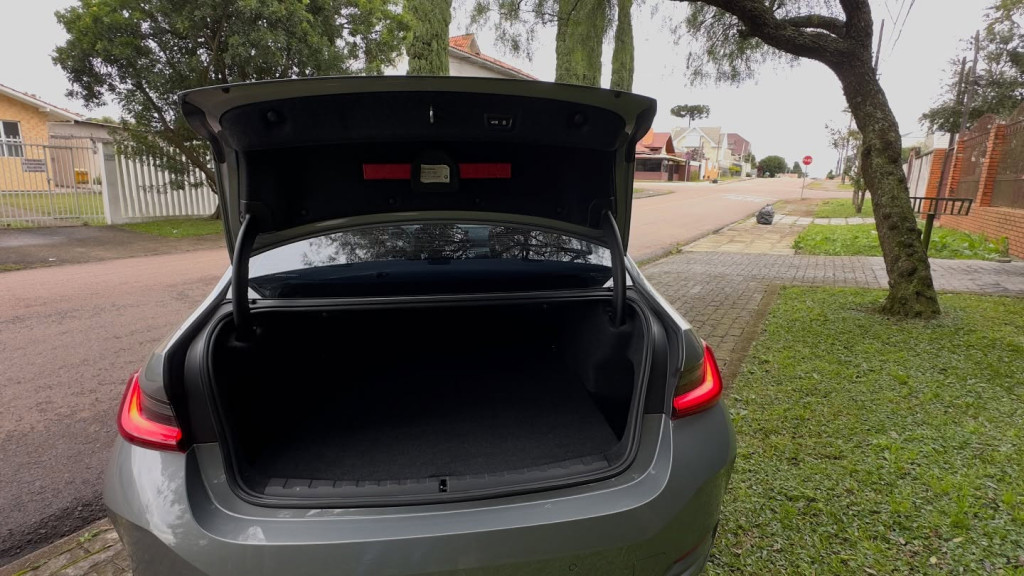 Imagem do veículo BMW 320i 2.0 16V TURBO FLEX SPORT GP AUTOMÁTICO