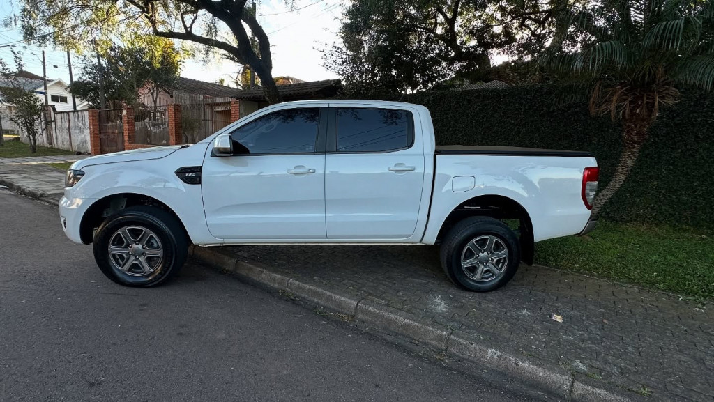 Imagem do veículo FORD RANGER 2.2 XLS 4X2 CD 16V DIESEL 4P AUTOMÁTICO