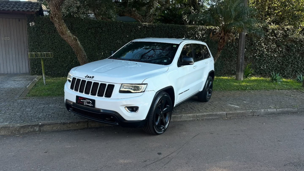 Imagem do veículo JEEP GRAND CHEROKEE 3.6 LAREDO 4X4 V6 24V GASOLINA 4P AUTOMÁTICO