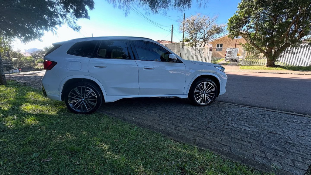 Imagem do veículo BMW X1 2.0 16V TURBO GASOLINA SDRIVE20I SPORT 4P AUTOMÁTICO