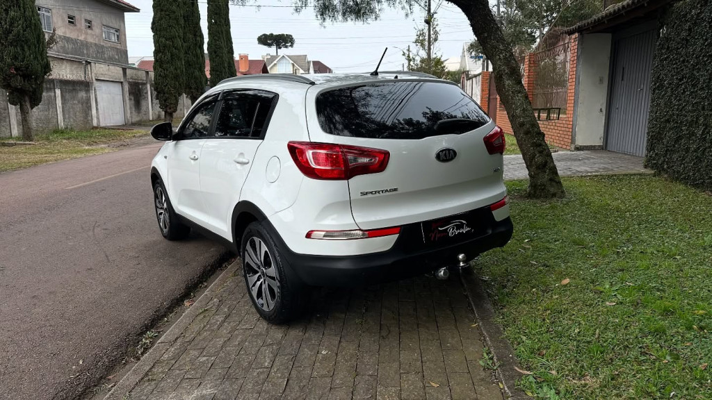 Imagem do veículo KIA SPORTAGE 2.0 LX 4X2 16V FLEX 4P AUTOMÁTICO