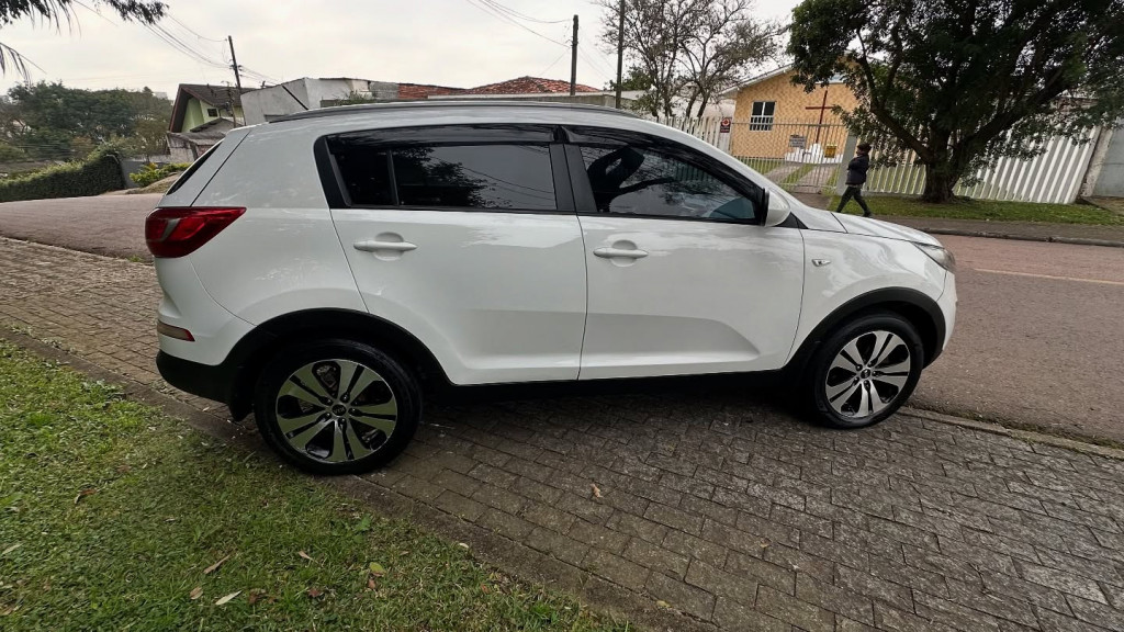 Imagem do veículo KIA SPORTAGE 2.0 LX 4X2 16V FLEX 4P AUTOMÁTICO