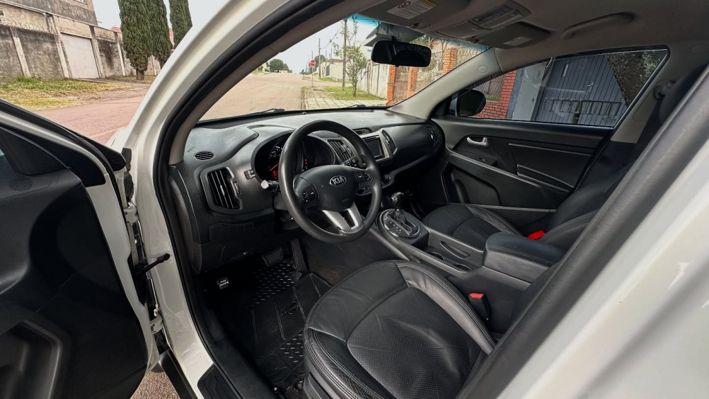 Imagem do veículo KIA SPORTAGE 2.0 LX 4X2 16V FLEX 4P AUTOMÁTICO