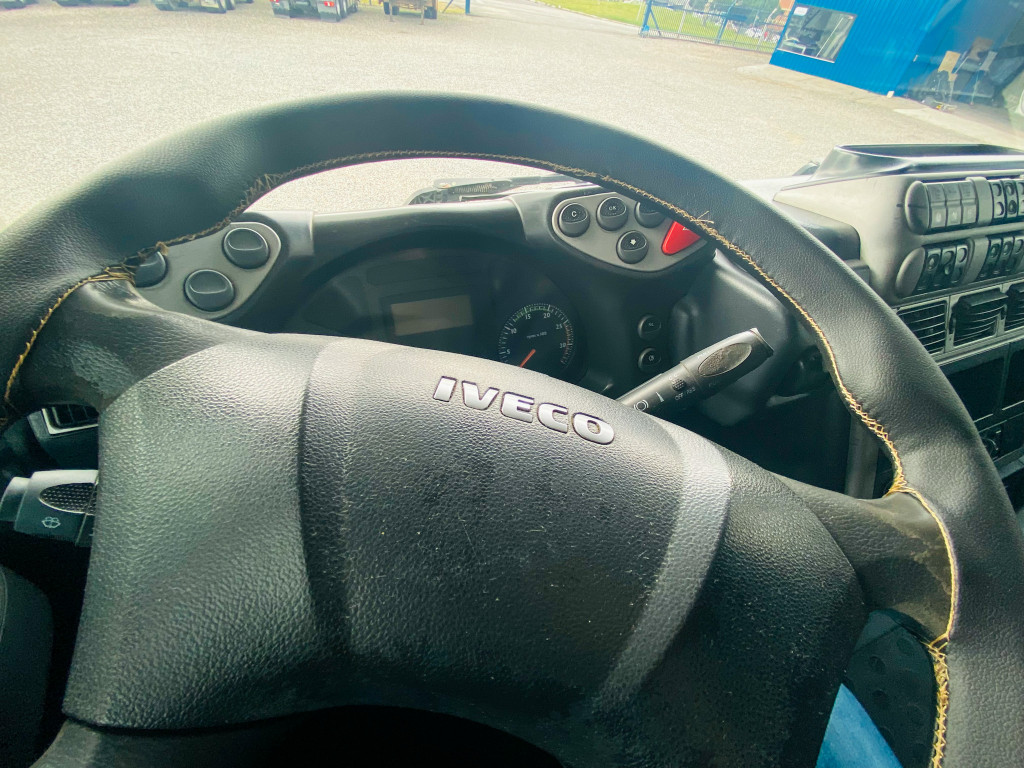 Imagem do veículo IVECO Stralis 400 Eurotronic 4x2 2013 | Interna Personalizada | Leito Teto Alto