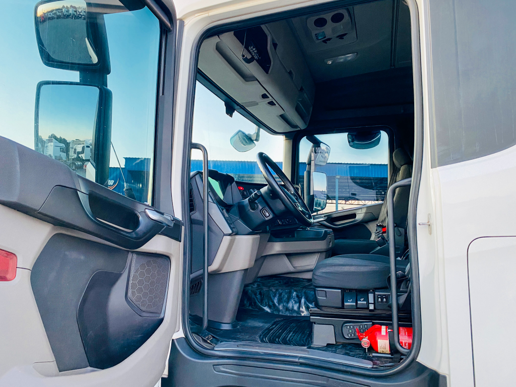 Imagem do veículo SCANIA R 450  6x2 19/19 (E5)