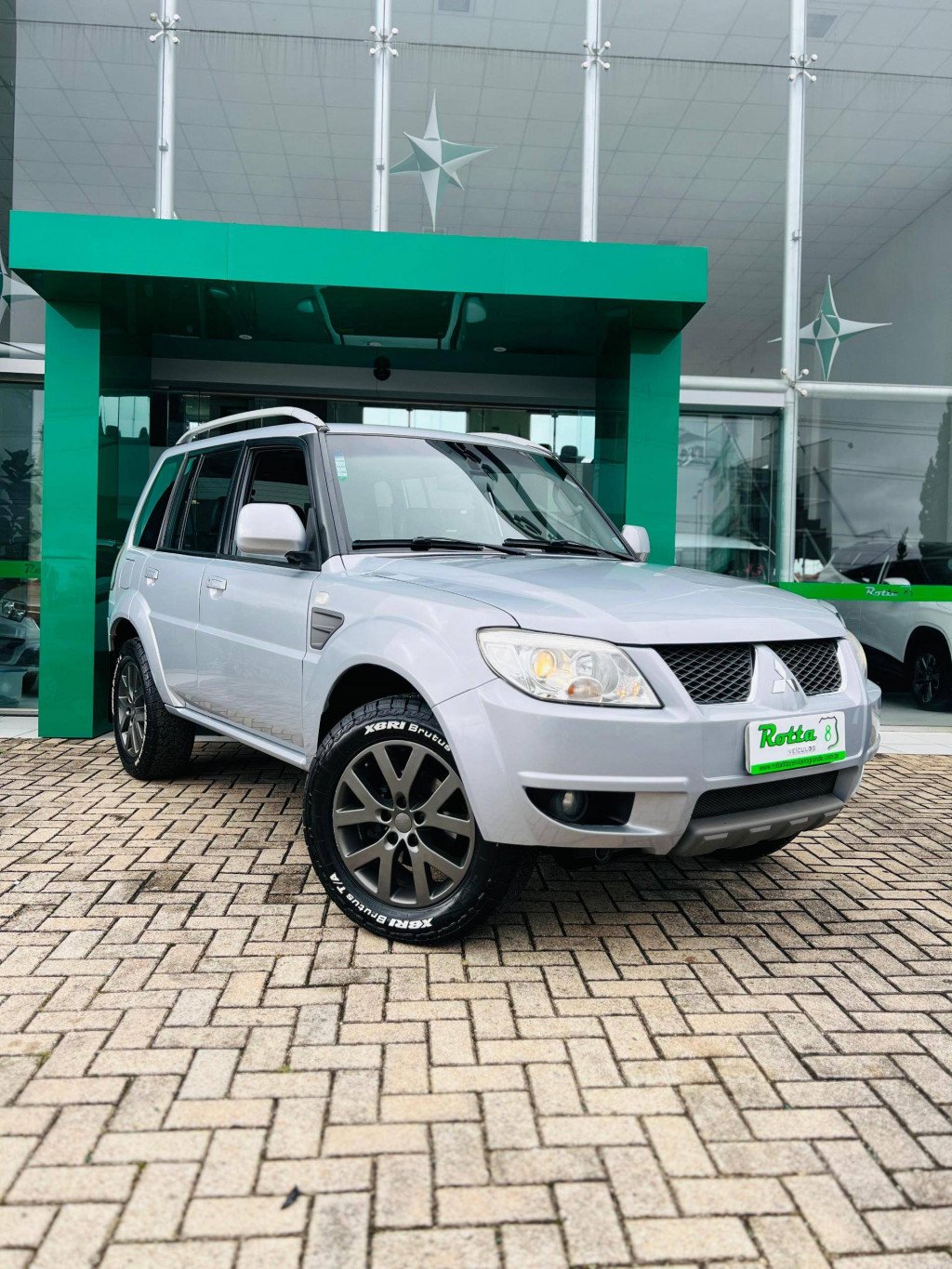 Imagem do veículo Mitsubishi Pajero Tr4 Fl 2wd Hp 2013