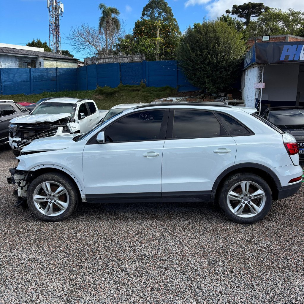 Imagem do veículo AUDI Q3 1.4 TFSI FLEX PRESTIGE S TRONIC