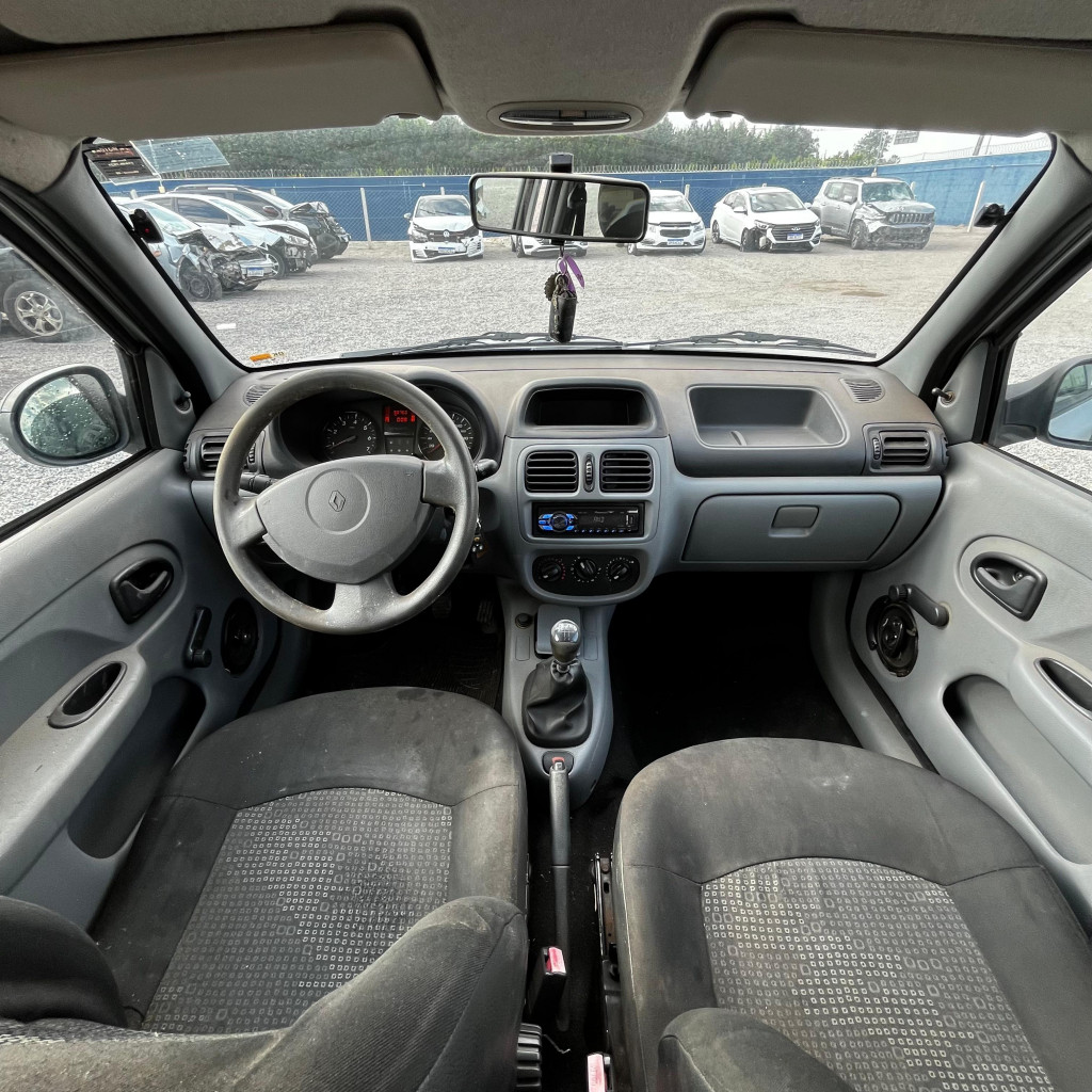 Imagem do veículo RENAULT CLIO 1.0 CAMPUS 16V FLEX 4P MANUAL