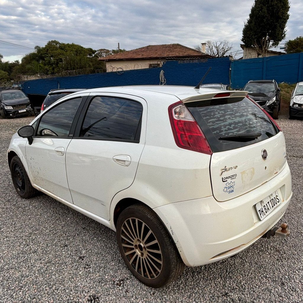 Imagem do veículo FIAT PUNTO 1.6 ESSENCE 16V FLEX 4P MANUAL