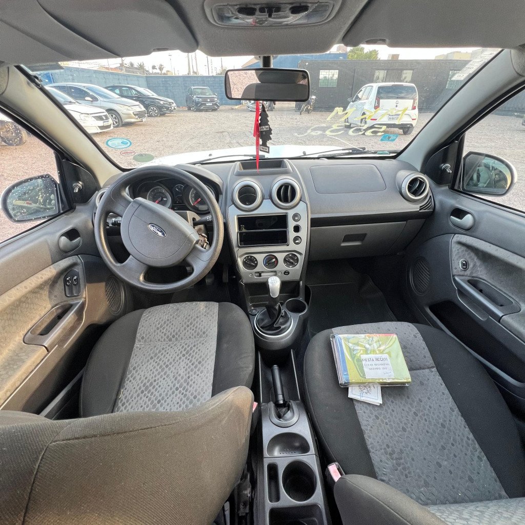 Imagem do veículo FORD FIESTA 1.6 MPI CLASS HATCH 8V FLEX 4P MANUAL