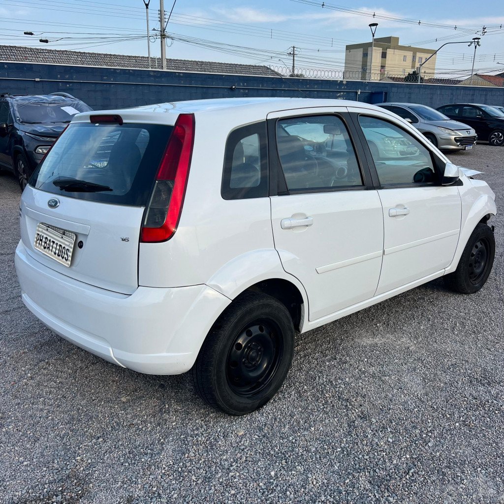 Imagem do veículo FORD FIESTA 1.6 MPI CLASS HATCH 8V FLEX 4P MANUAL