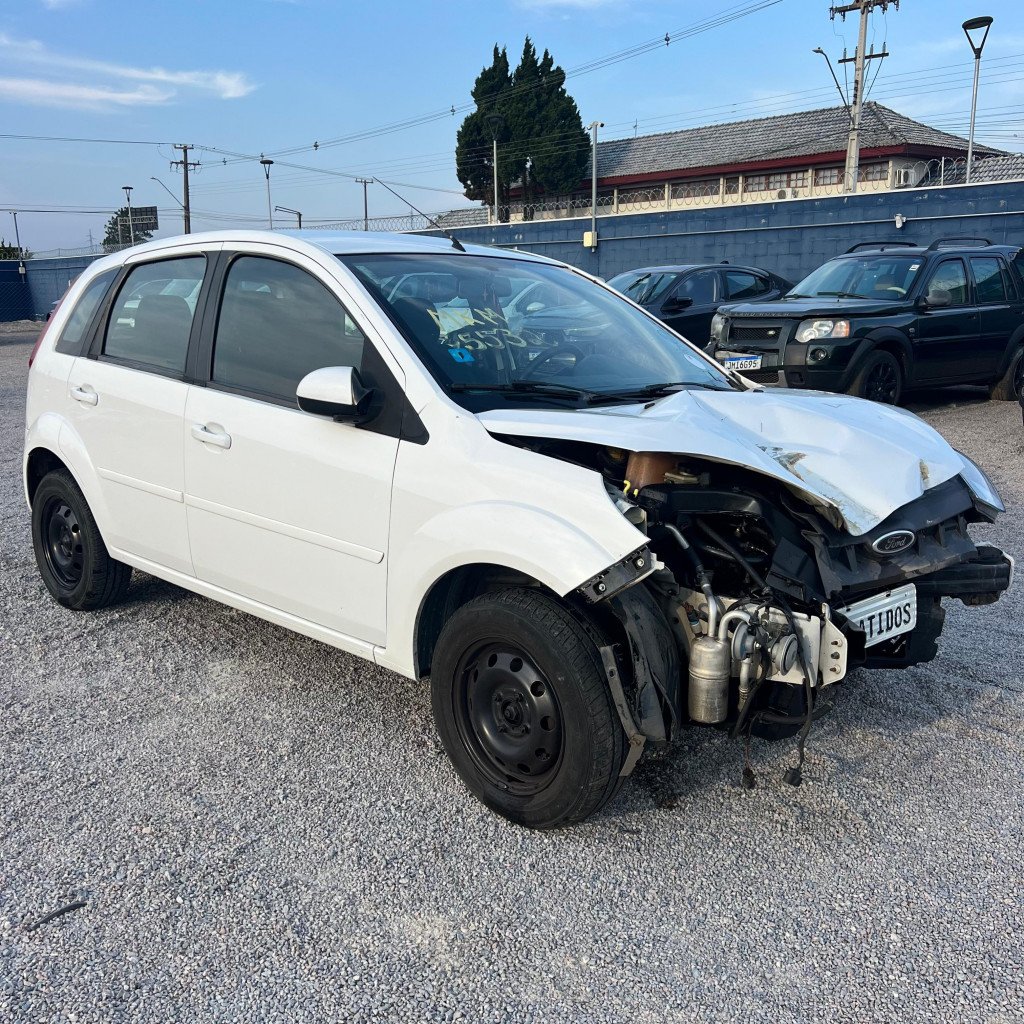 Imagem do veículo FORD FIESTA 1.6 MPI CLASS HATCH 8V FLEX 4P MANUAL