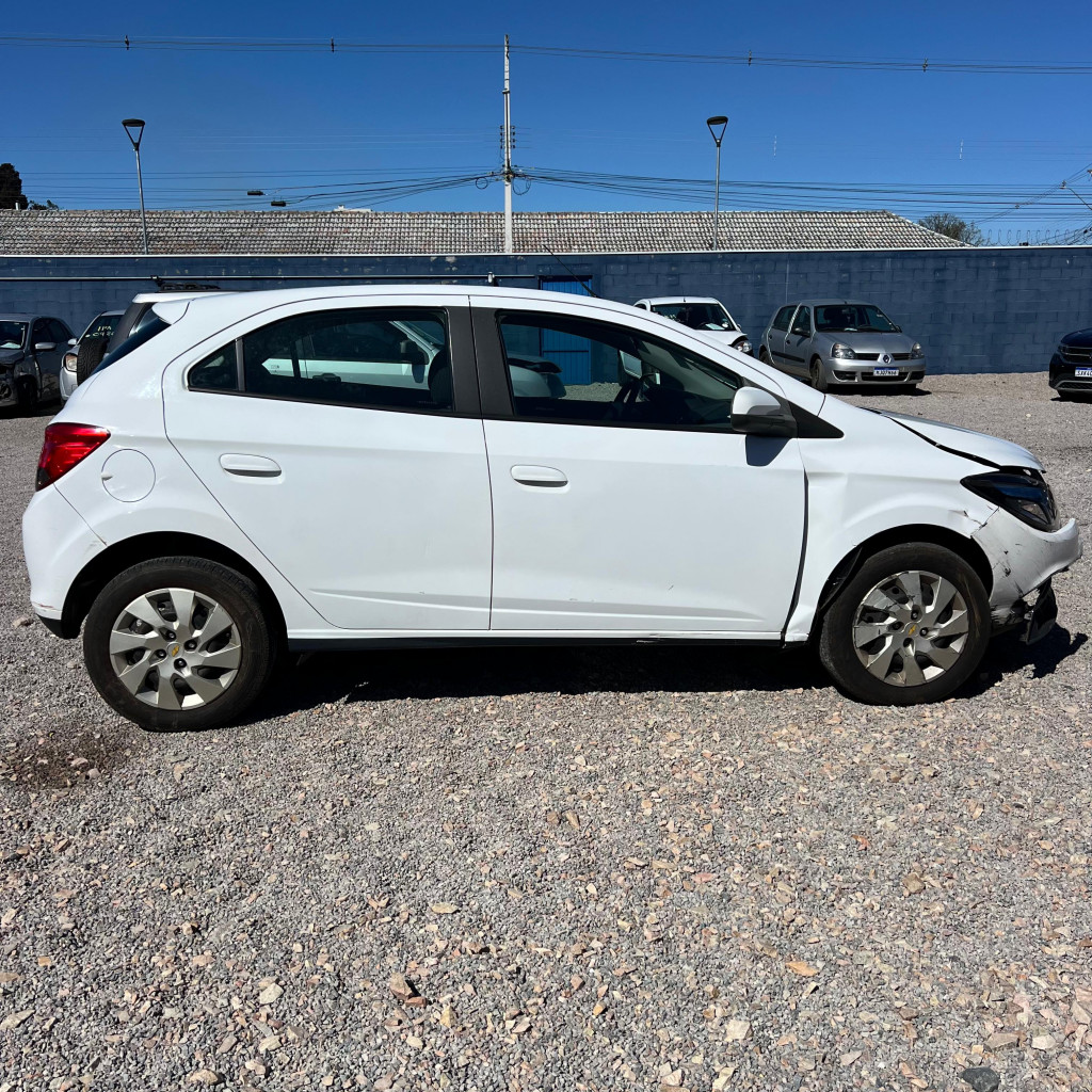Imagem do veículo CHEVROLET ONIX 1.4 MPFI LT 8V FLEX 4P MANUAL