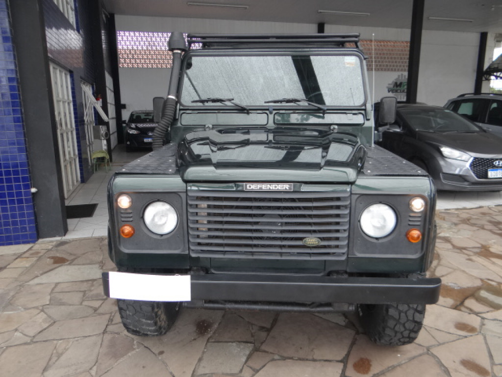 Imagem do veículo LAND ROVER DEFENDER 2.5 COUNTY SW 110 4X4 TURBO DIESEL 4P MANUAL