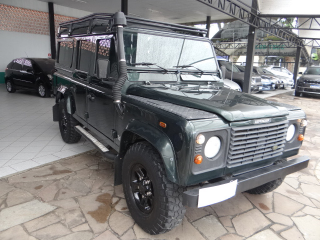 Imagem do veículo LAND ROVER DEFENDER 2.5 COUNTY SW 110 4X4 TURBO DIESEL 4P MANUAL