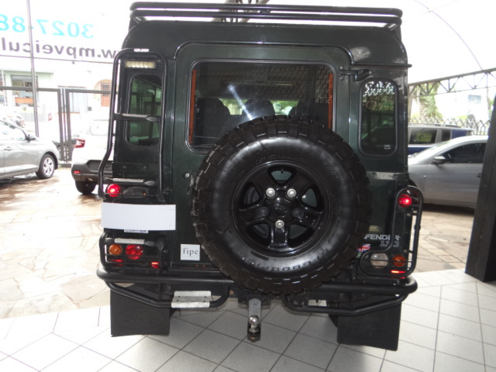 Imagem do veículo LAND ROVER DEFENDER 2.5 COUNTY SW 110 4X4 TURBO DIESEL 4P MANUAL