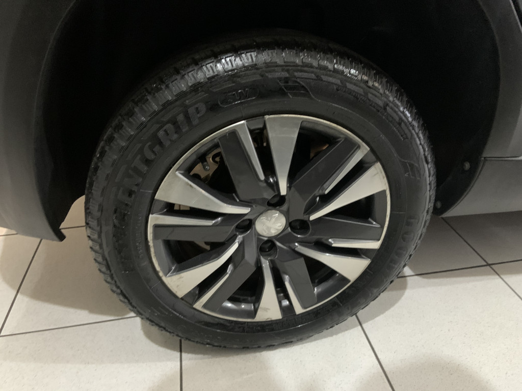 Imagem do veículo PEUGEOT 2008 1.6 16V FLEX ALLURE PACK 4P AUTOMÁTICO