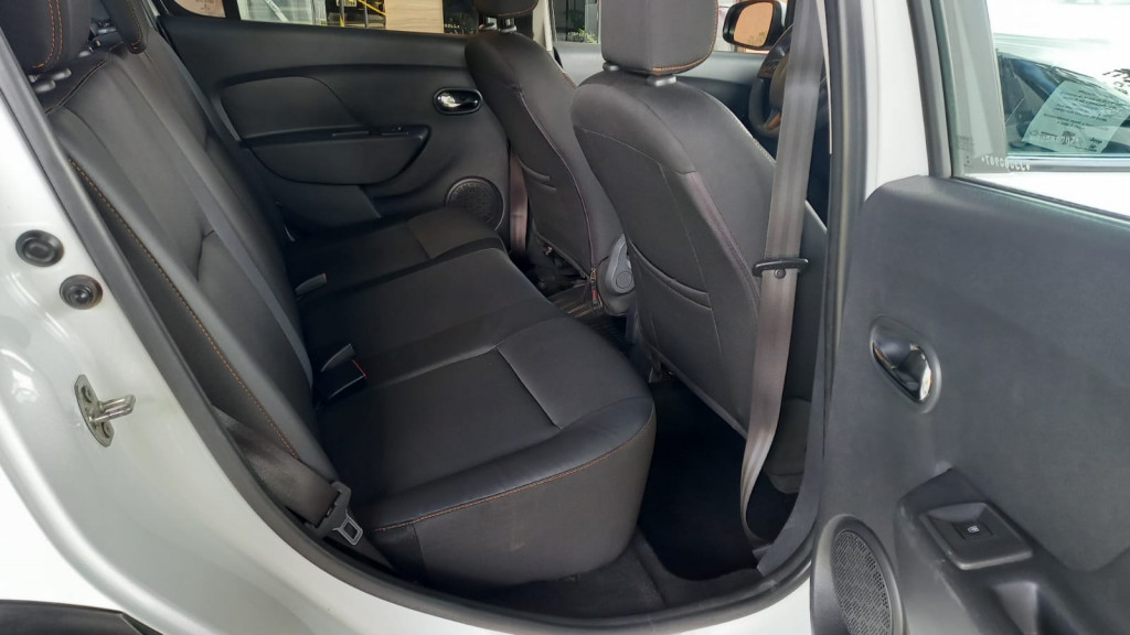 Imagem do veículo RENAULT SANDERO 1.6 STEPWAY 16V FLEX 4P MANUAL