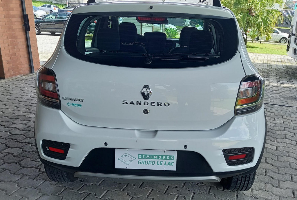 Imagem do veículo RENAULT SANDERO 1.6 STEPWAY 16V FLEX 4P MANUAL