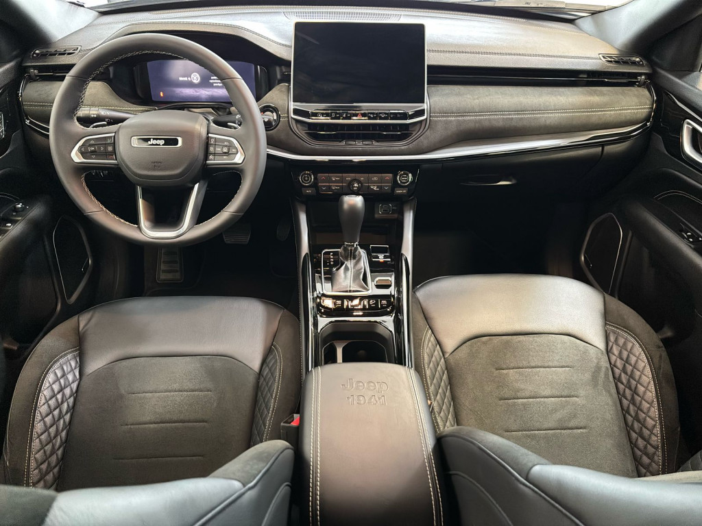 Imagem do veículo JEEP COMMANDER 2.0 HURRICANE 4 TURBO GASOLINA BLACKHAWK AT9