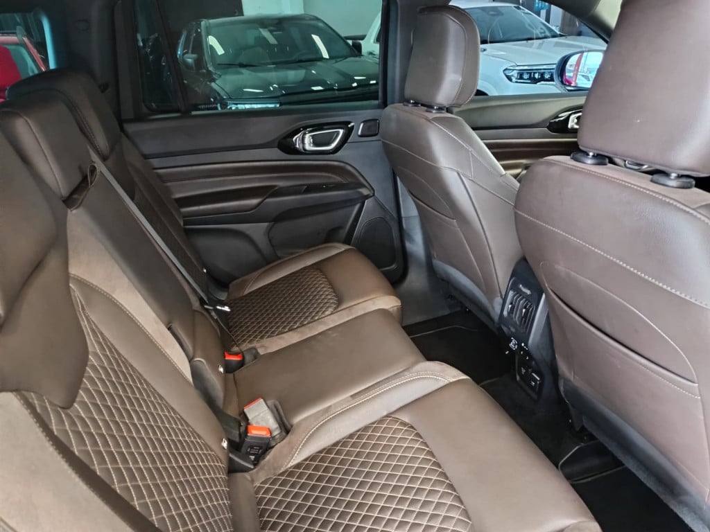 Imagem do veículo JEEP COMMANDER Overland TD380 2.0 4x4 Die. Aut.