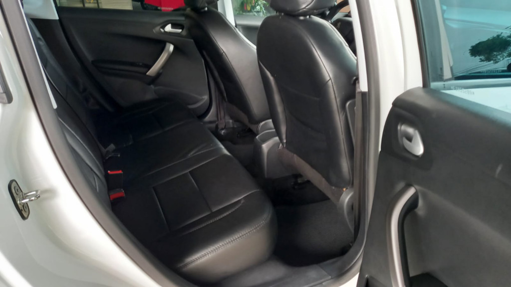 Imagem do veículo PEUGEOT 2008 1.6 16V FLEX ALLURE PACK 4P AUTOMÁTICO