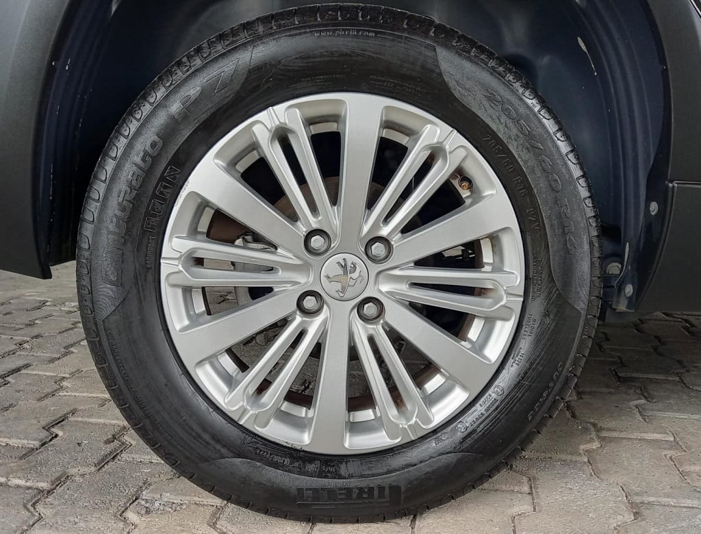 Imagem do veículo PEUGEOT 2008 1.6 16V FLEX ALLURE PACK 4P AUTOMÁTICO