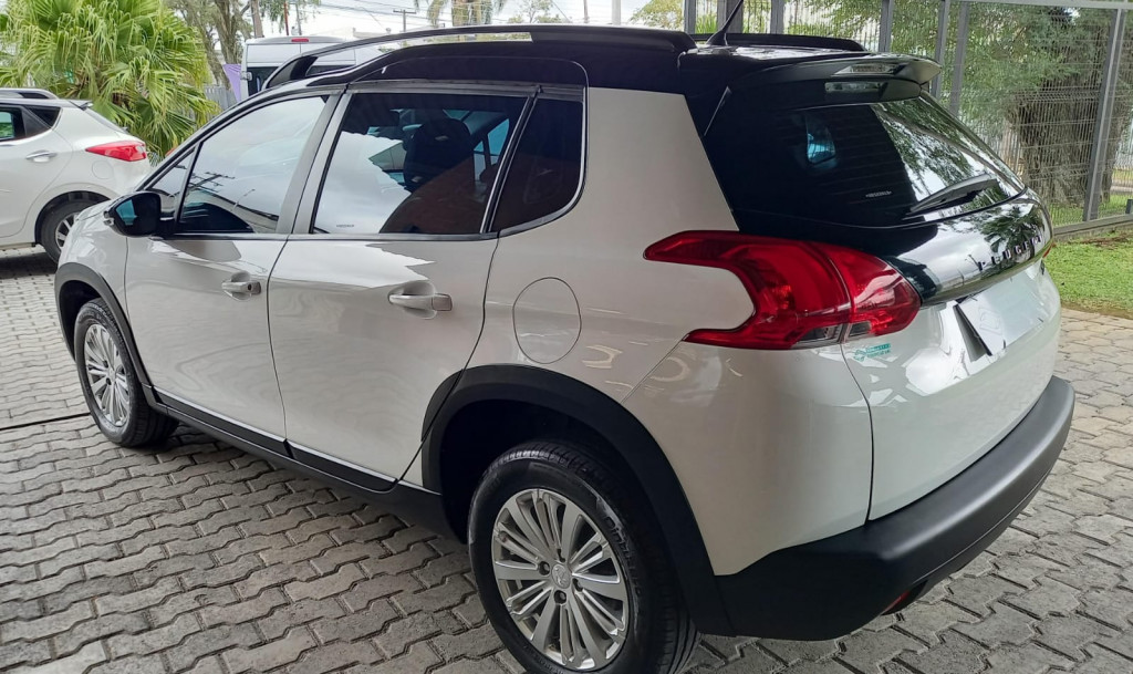 Imagem do veículo PEUGEOT 2008 1.6 16V FLEX ALLURE PACK 4P AUTOMÁTICO