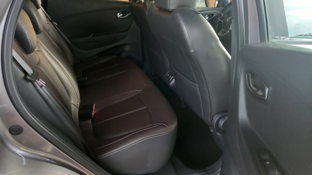Imagem do veículo RENAULT CAPTUR 1.3 TCE FLEX ICONIC X-TRONIC