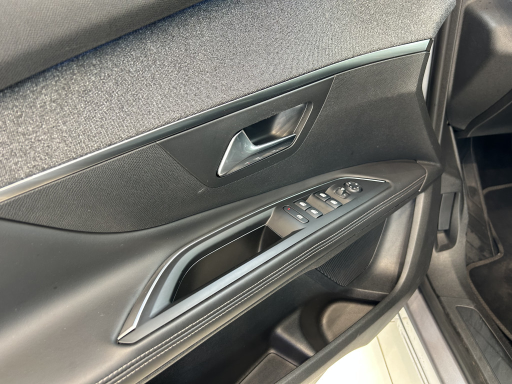 Imagem do veículo PEUGEOT 5008 1.6 GRIFFE THP 16V GASOLINA 4P AUTOMÁTICO
