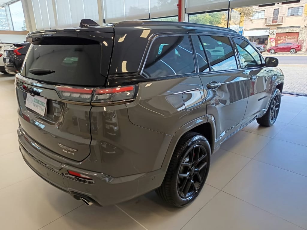 Imagem do veículo JEEP COMMANDER 2.0 HURRICANE 4 TURBO GASOLINA BLACKHAWK AT9