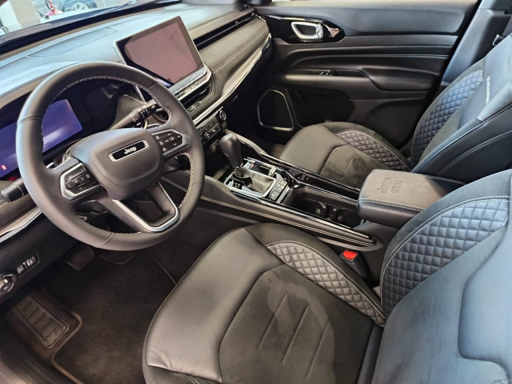 Imagem do veículo JEEP COMMANDER 2.0 HURRICANE 4 TURBO GASOLINA BLACKHAWK AT9