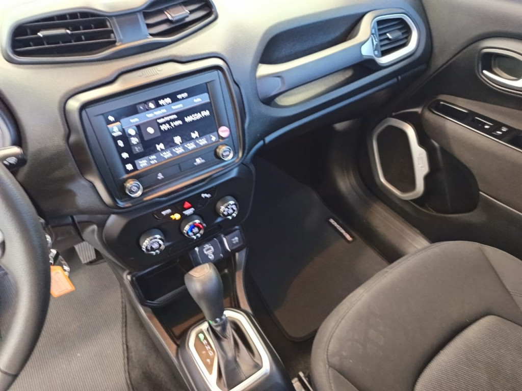 Imagem do veículo JEEP RENEGADE 1.8 16V FLEX SPORT 4P AUTOMÁTICO